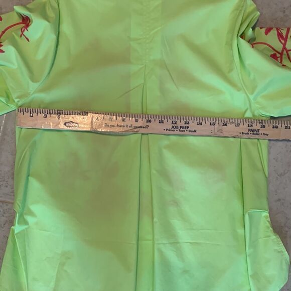 Pleats Collection Size Small yellow 3/4 sleeve top with embroidery detail - Picture 6 of 13